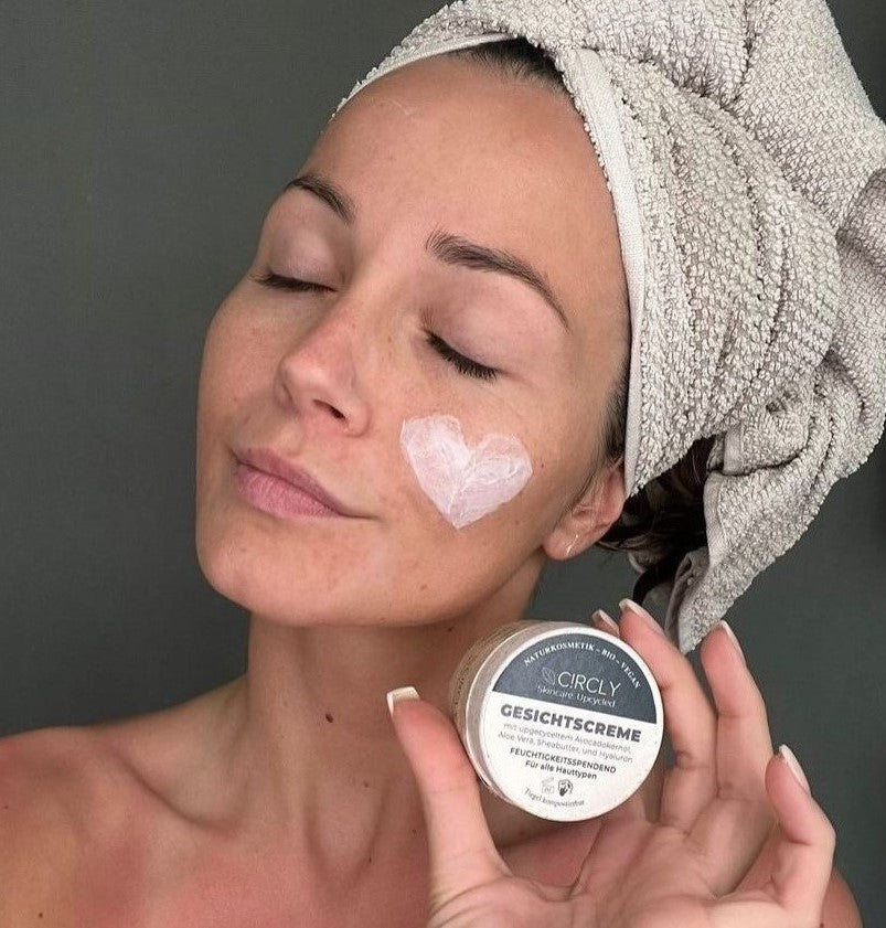 C!RCLY Gesichtscreme mit Avocado, Aloe Vera, Sheabutter und Hyaluron