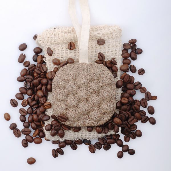 Festes Peeling mit Kaffee